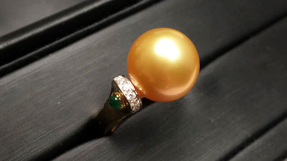 12-13mm Golden South Sea Pearl Ring, 18k Gold w/ Emerald - AAAA